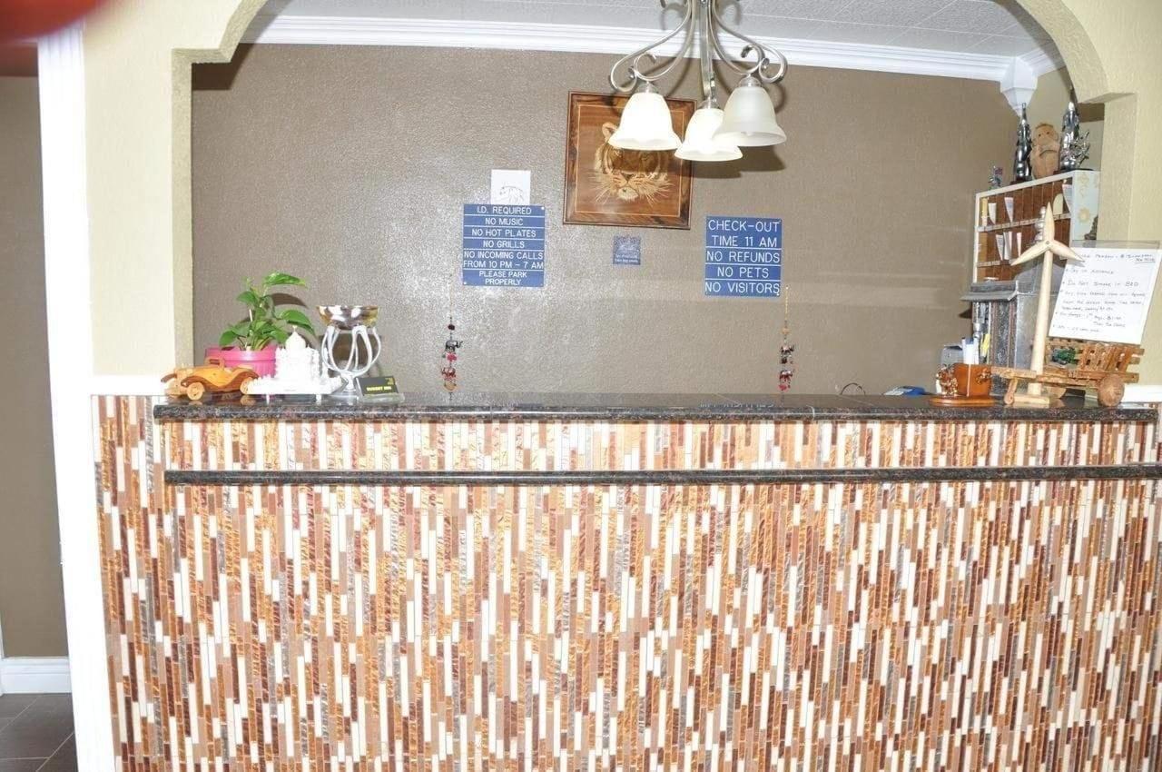 Varios Budget Inn