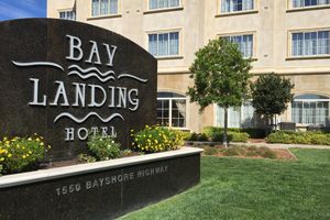 Alojamiento - Bay Landing Hotel