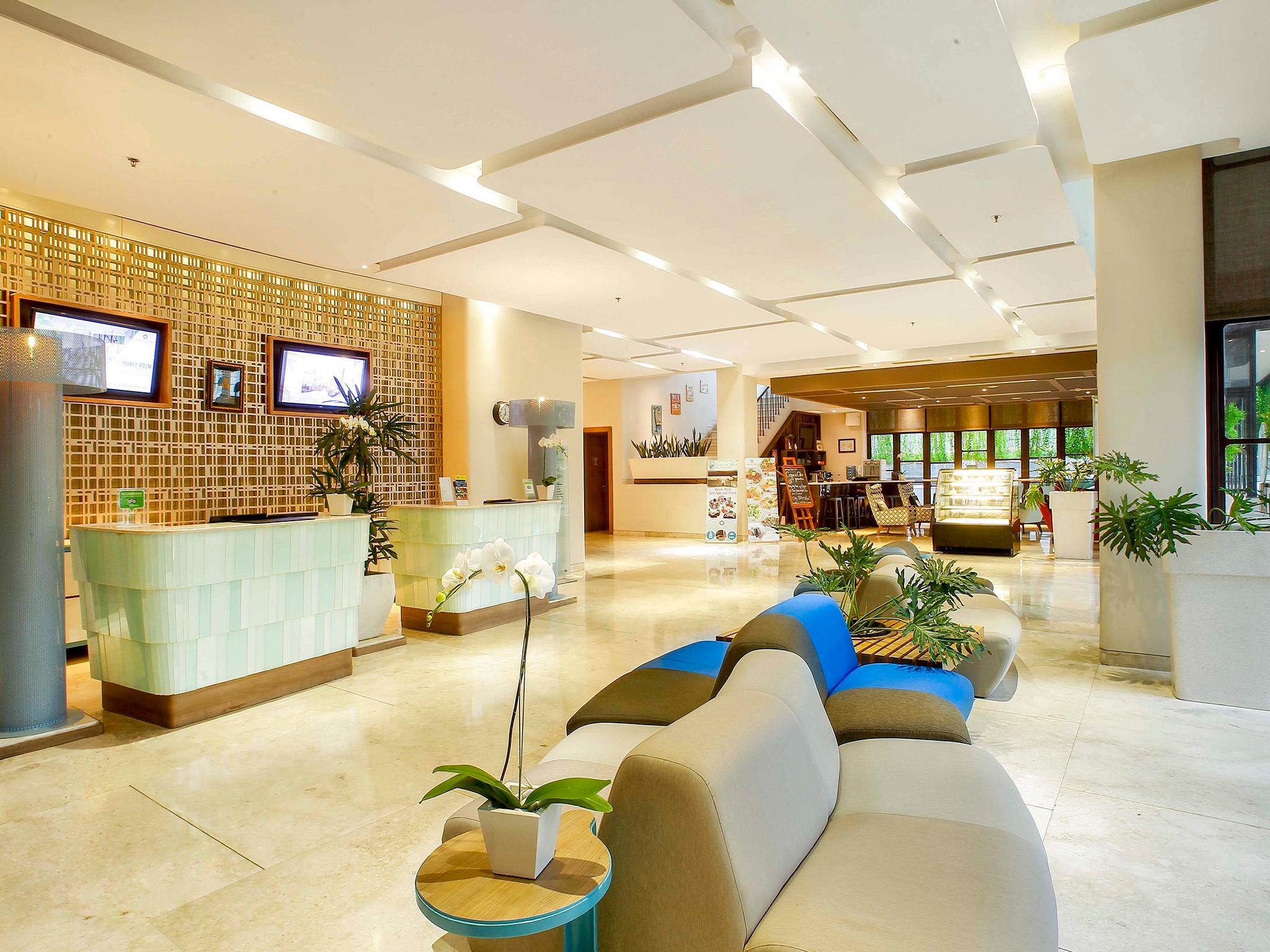 Vista Lobby Grand Livio Hotel