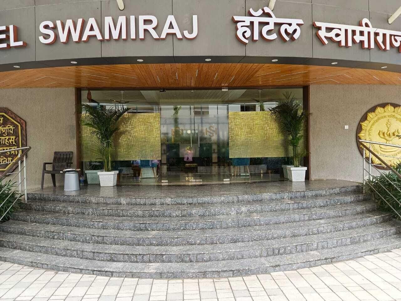 Vista Exterior Hotel Swamiraj