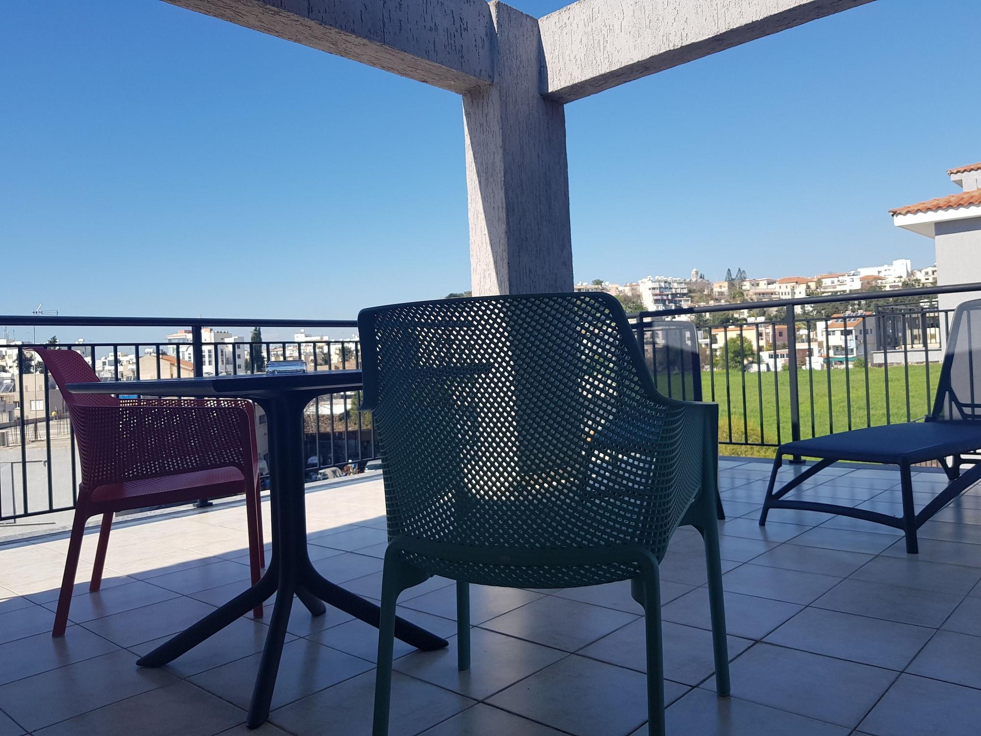 Varios Valentinos Apartments