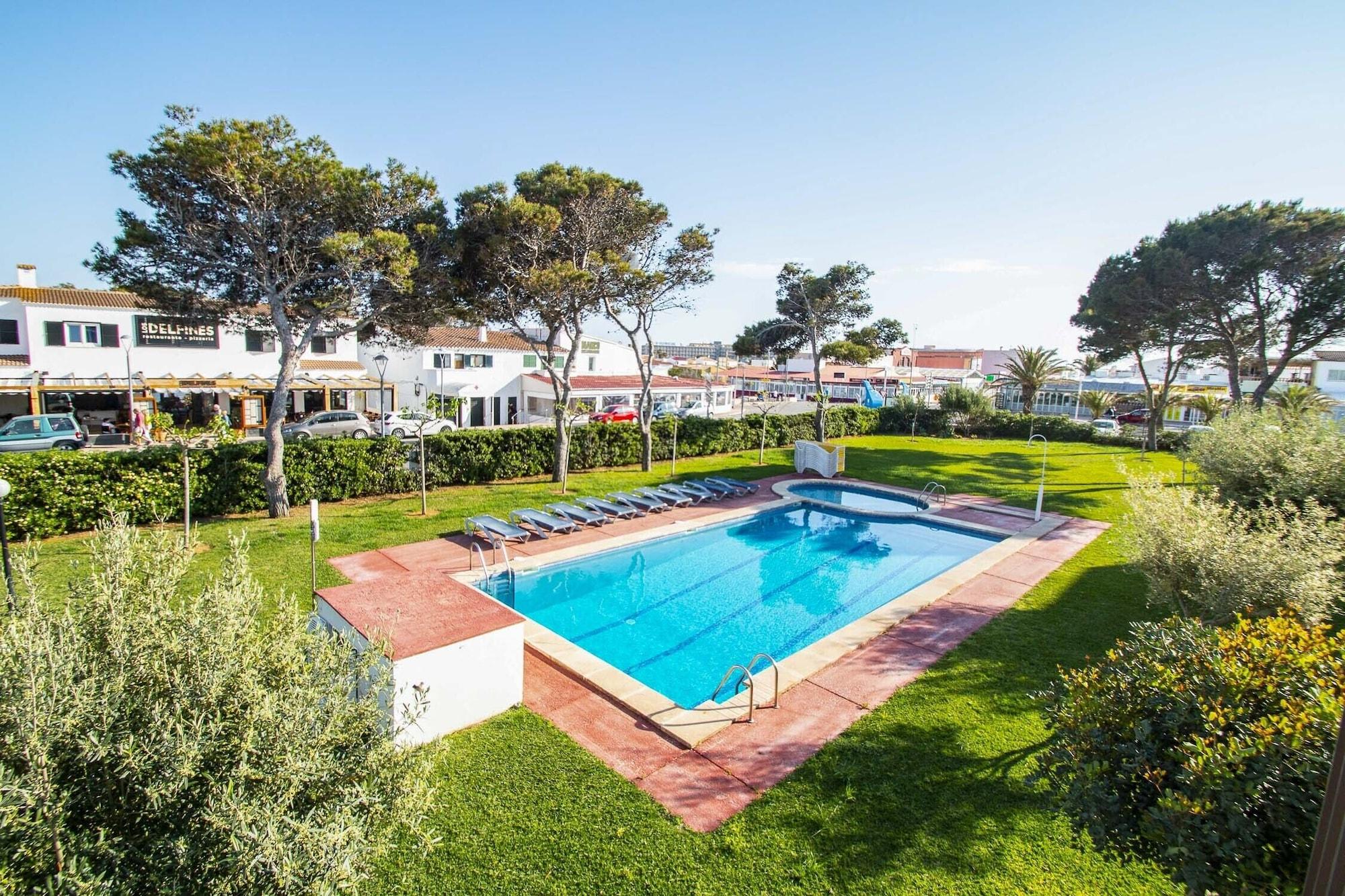 Vista Exterior Apartamentos Sol Y Mar Menorca