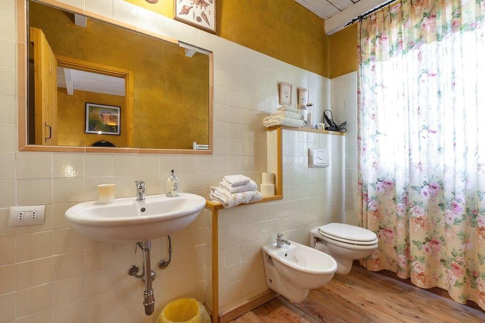 Equipamiento de Habitación Cascina il Quercin
