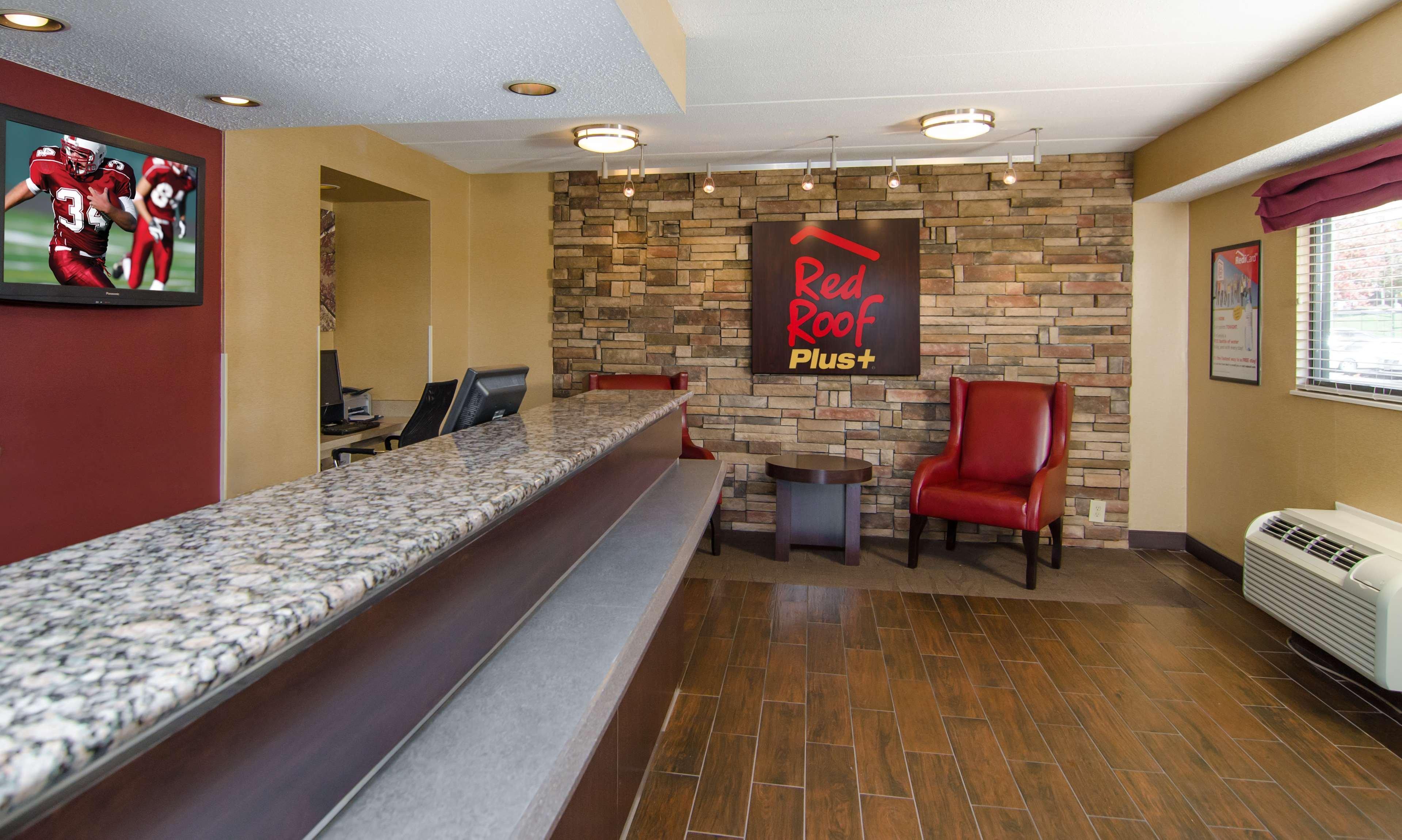 Vista Lobby Red Roof Inn PLUS+ Baltimore-Washington DC/BWI Airport