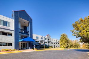 Alojamiento - SureStay Plus Hotel by Best Western Durham Medical