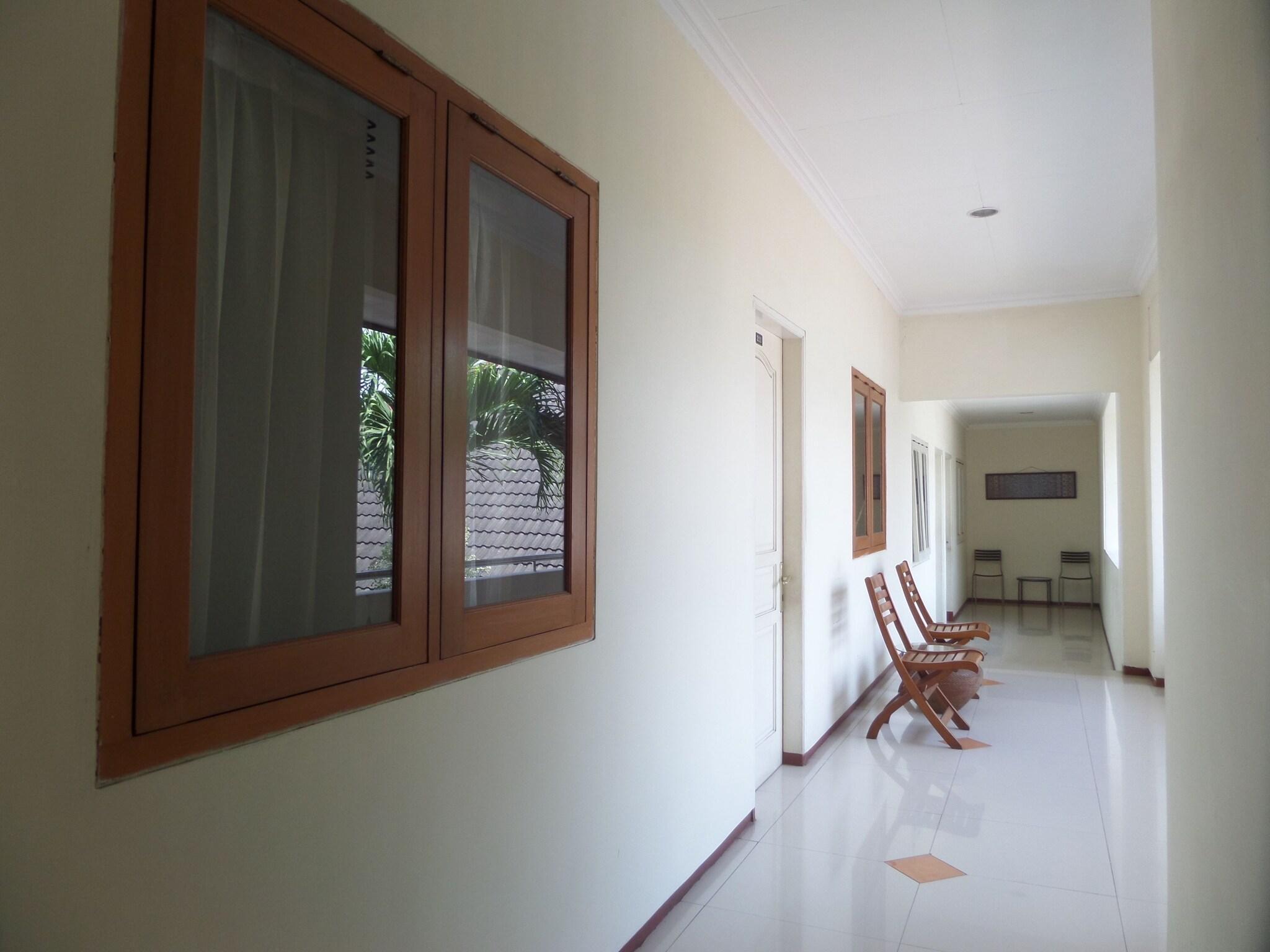 Varios Hotel Armi