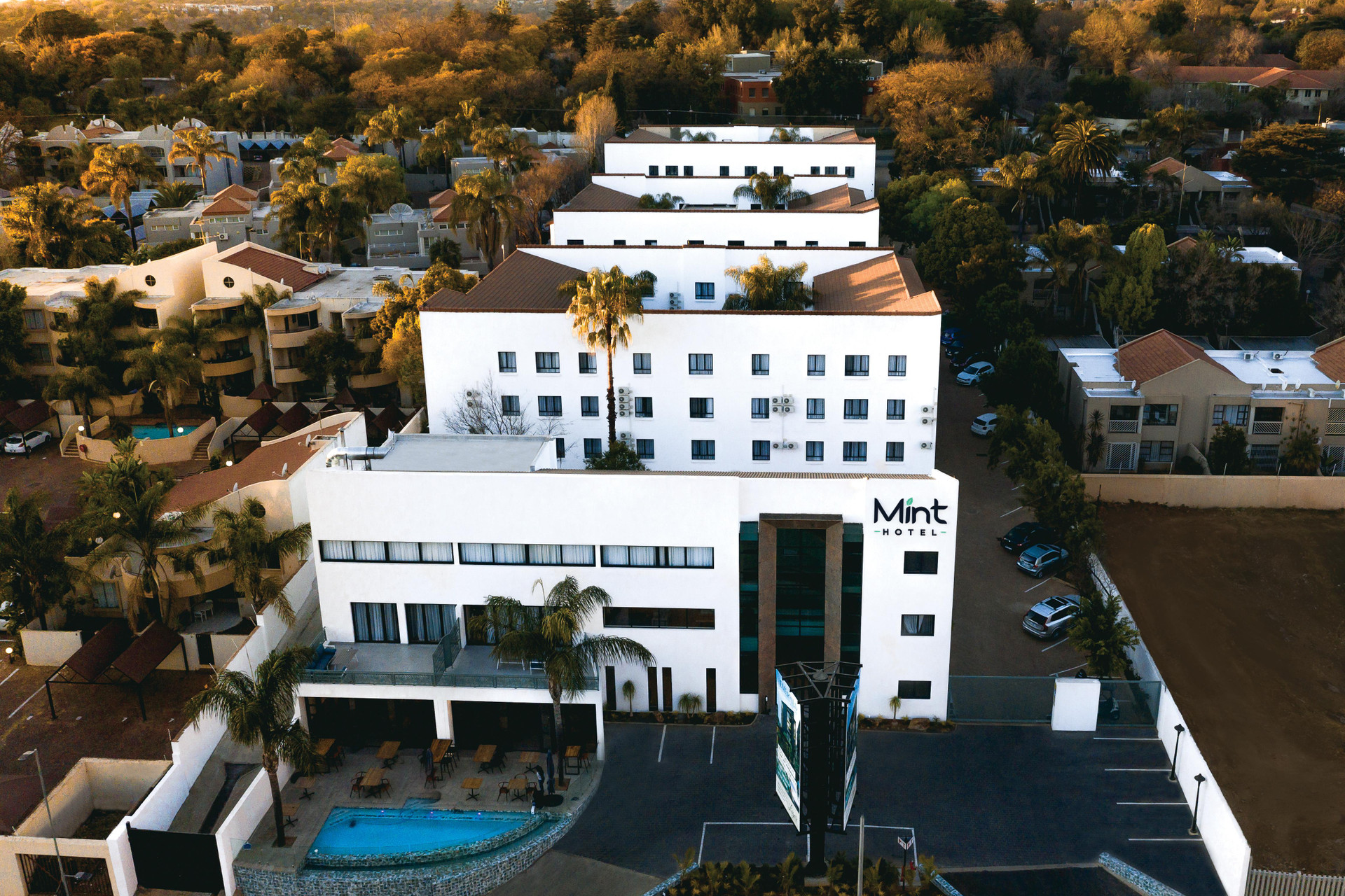 Vista Exterior MINT Hotel 84 on Katherine
