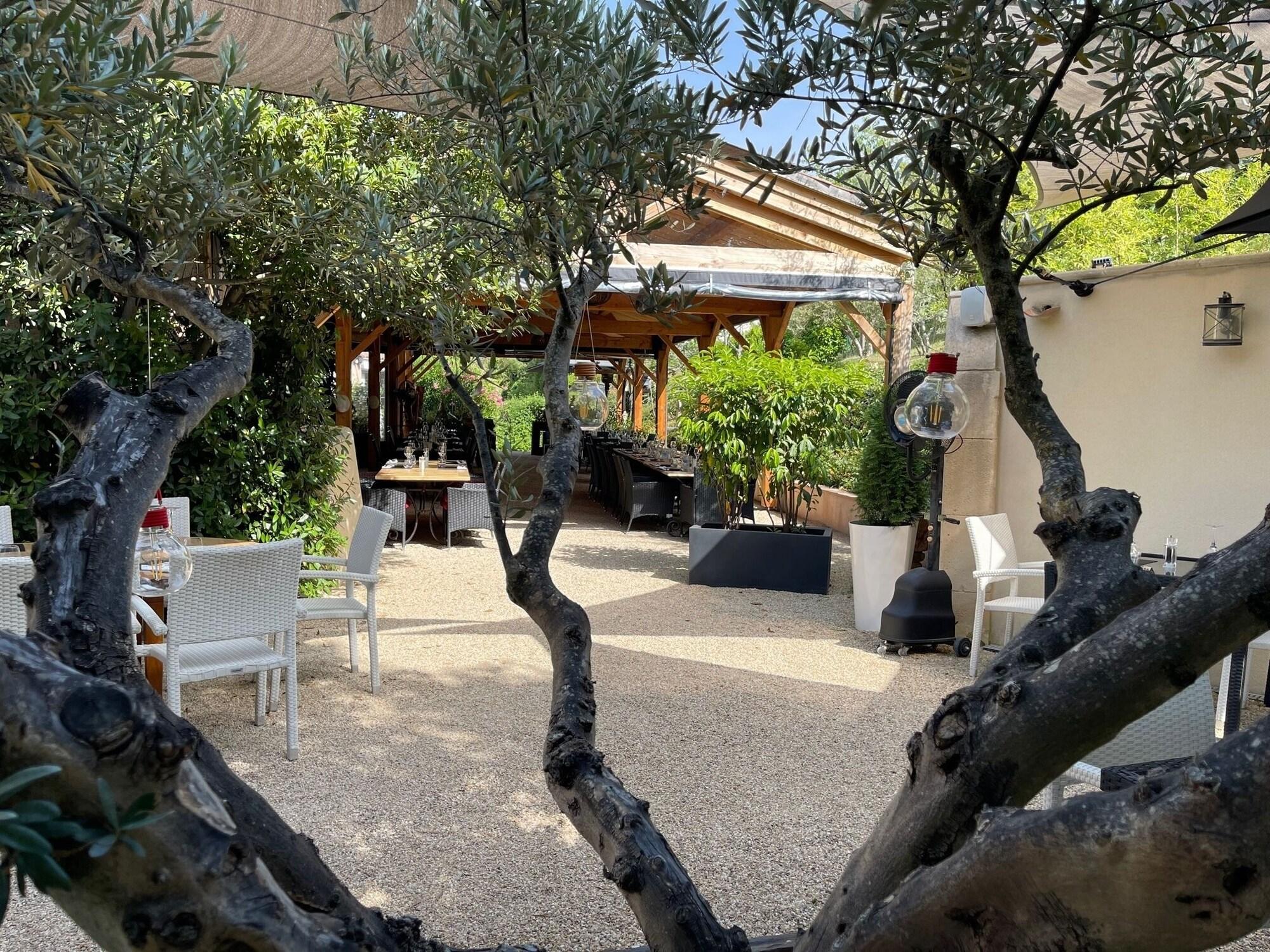 Vista Exterior Le Jardin de Celina