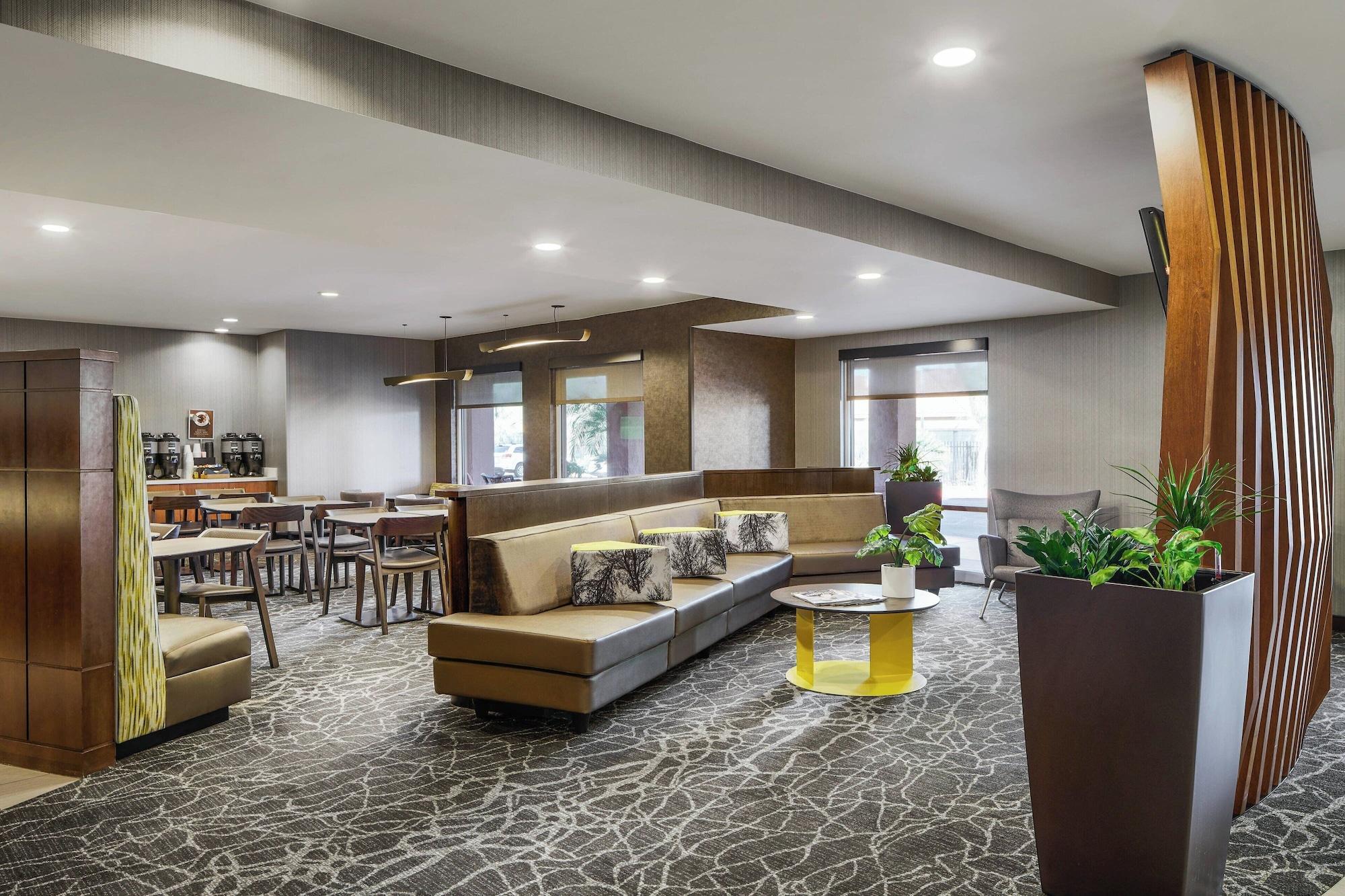Vista Lobby SpringHill Suites Tempe at Arizona Mills Mall