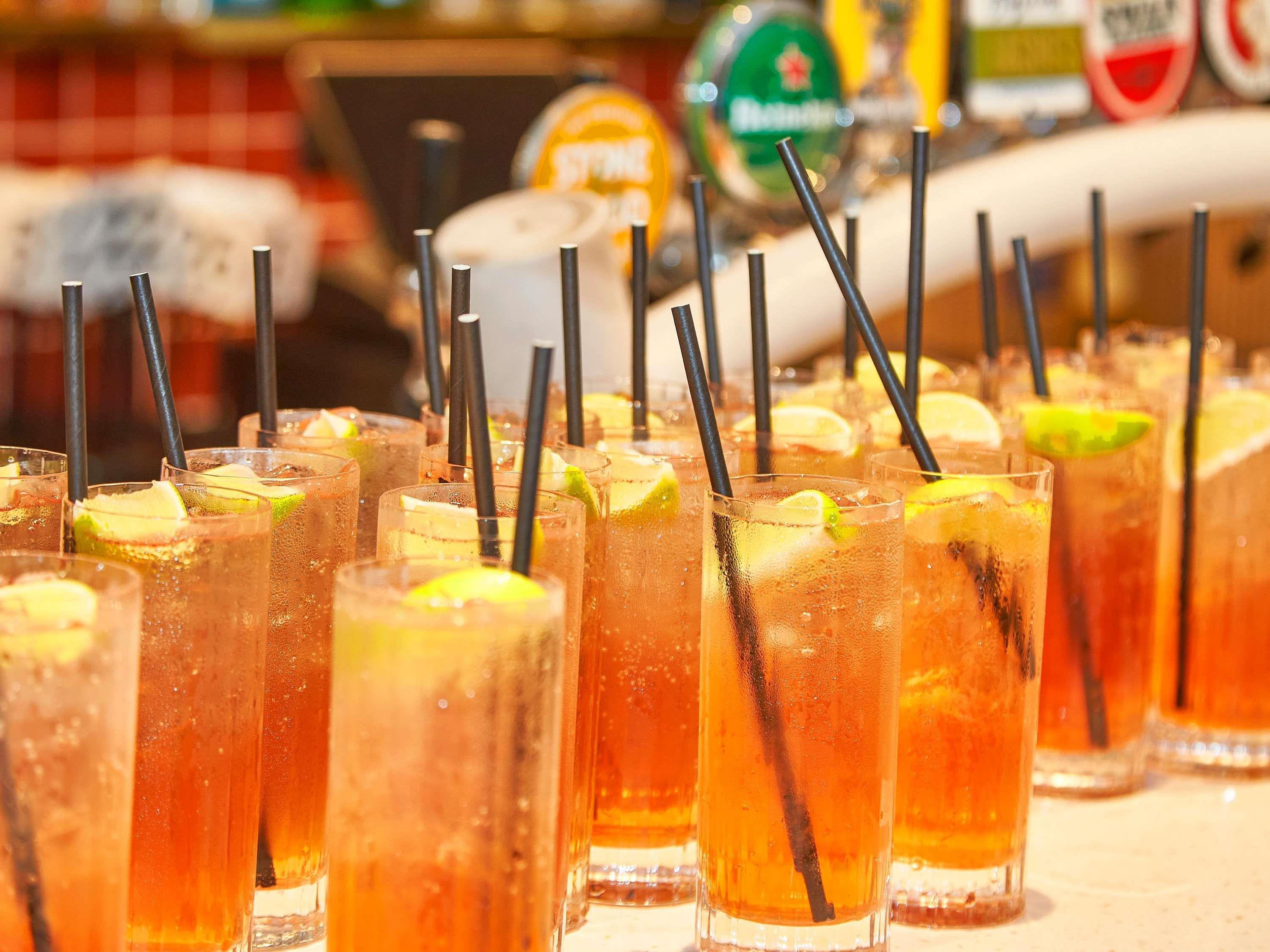 Bar/Salón ibis Perth