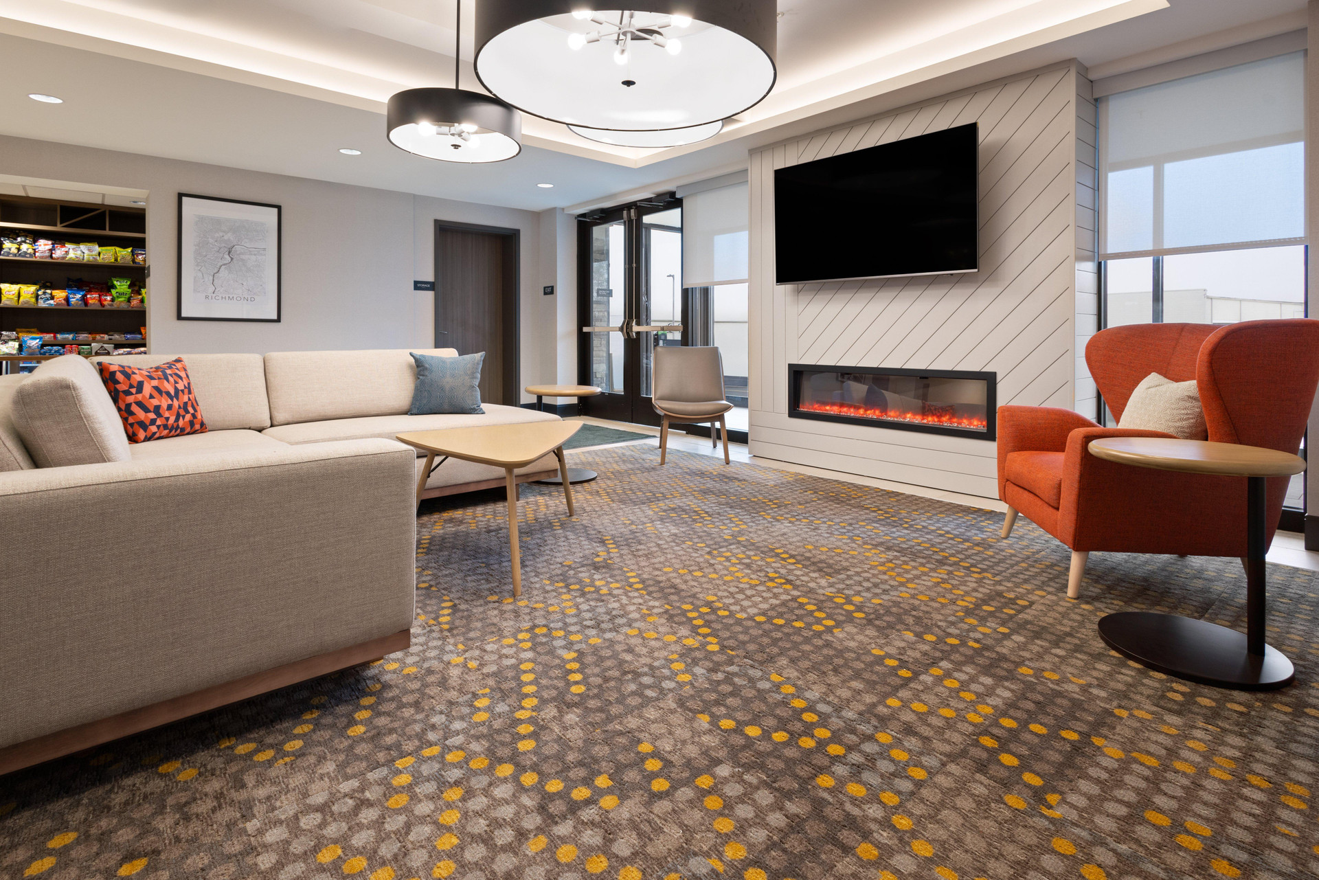 Vista Lobby Holiday Inn Hotel and Suites Richmond West End by IHG