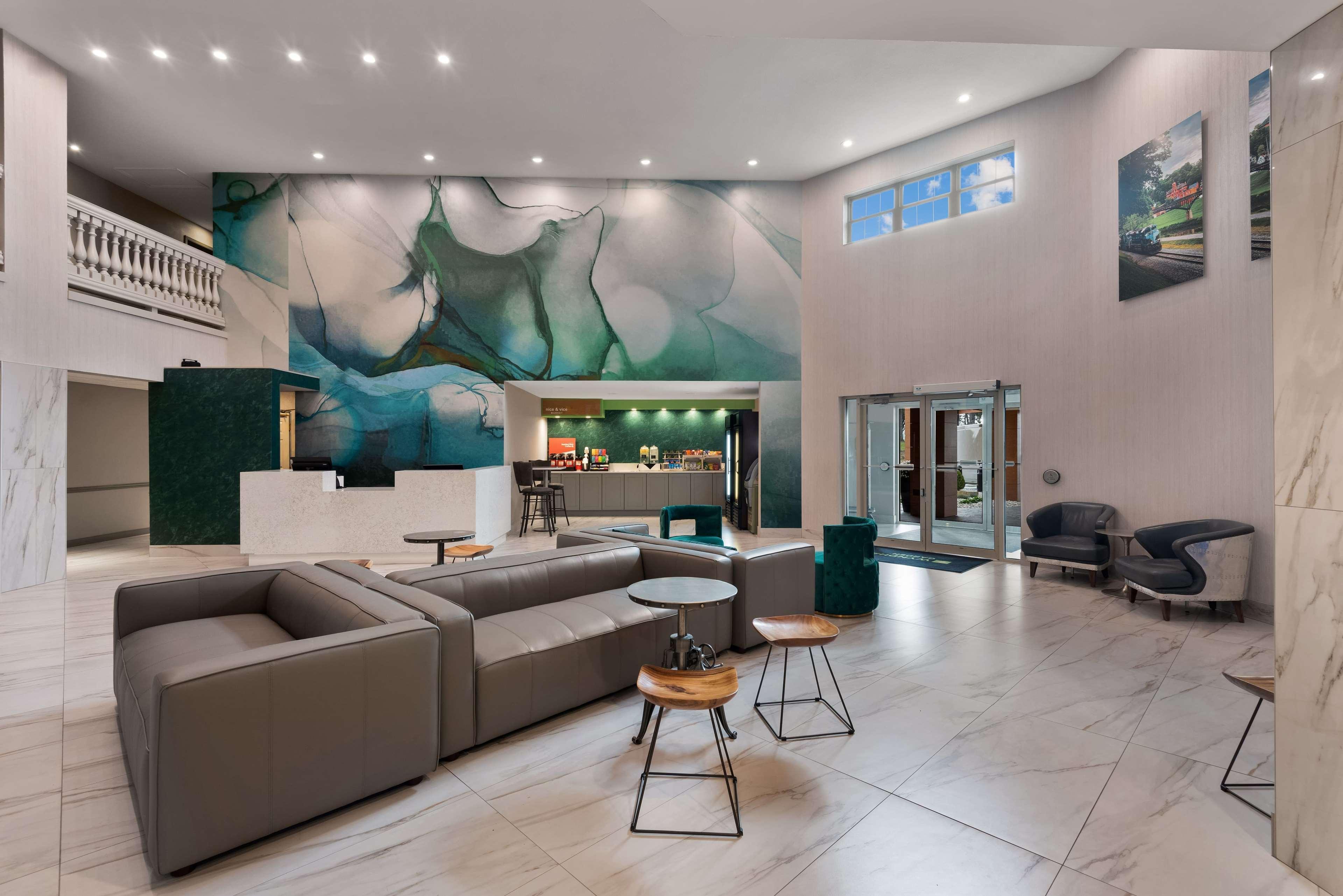 Vista Lobby Wyndham Garden Galena Hotel & Day Spa