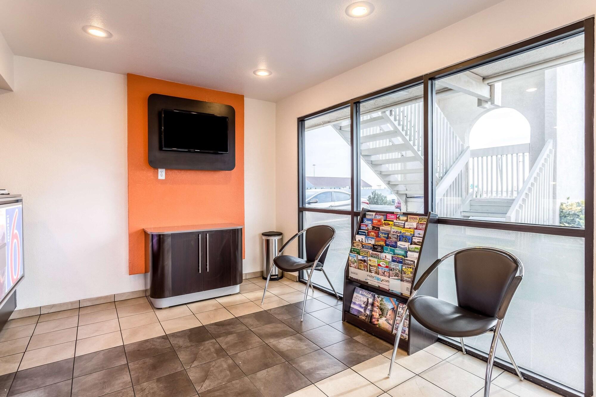 Vista Lobby Motel 6 El Paso, TX - East