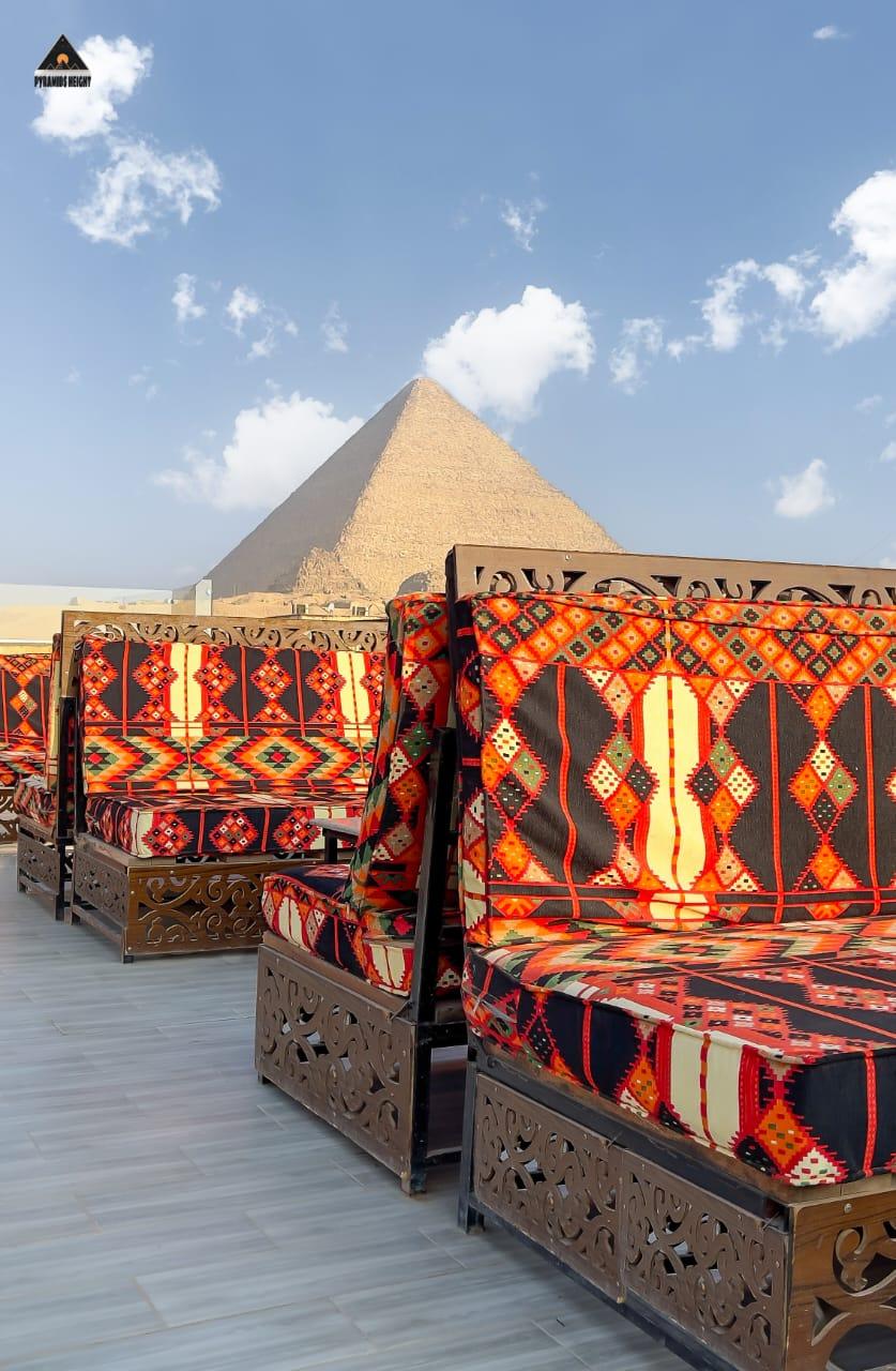 Varios Pyramids Height Hotel