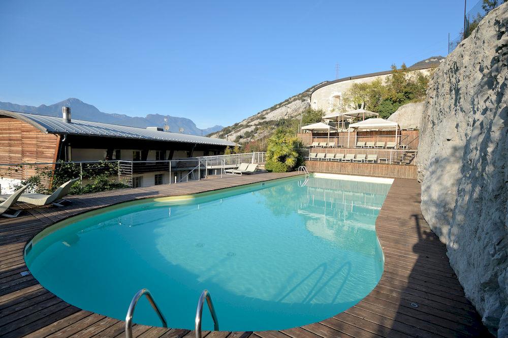 Vista Piscina Garda Hotel Forte Charme