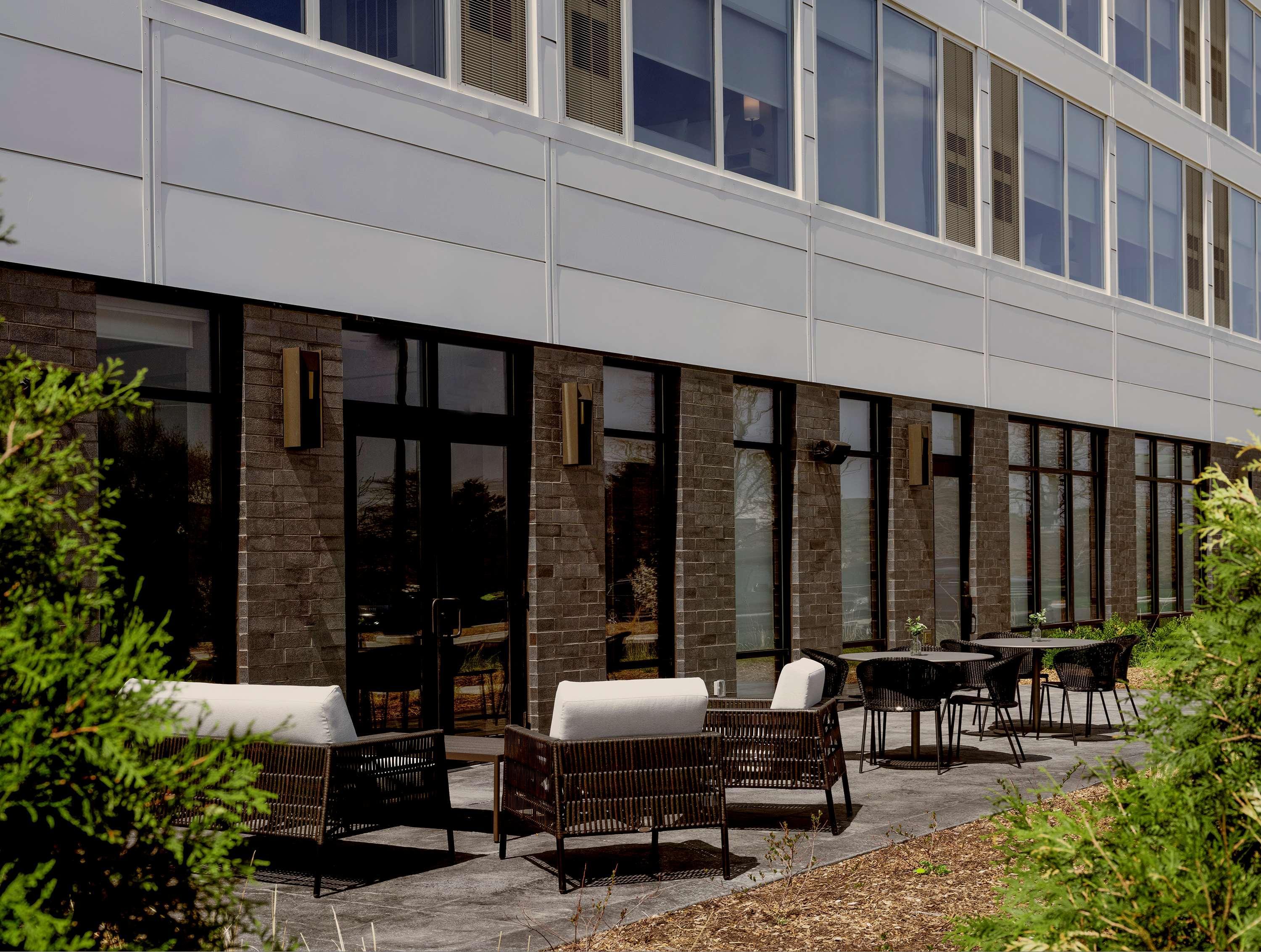 Varios Forester Hotel