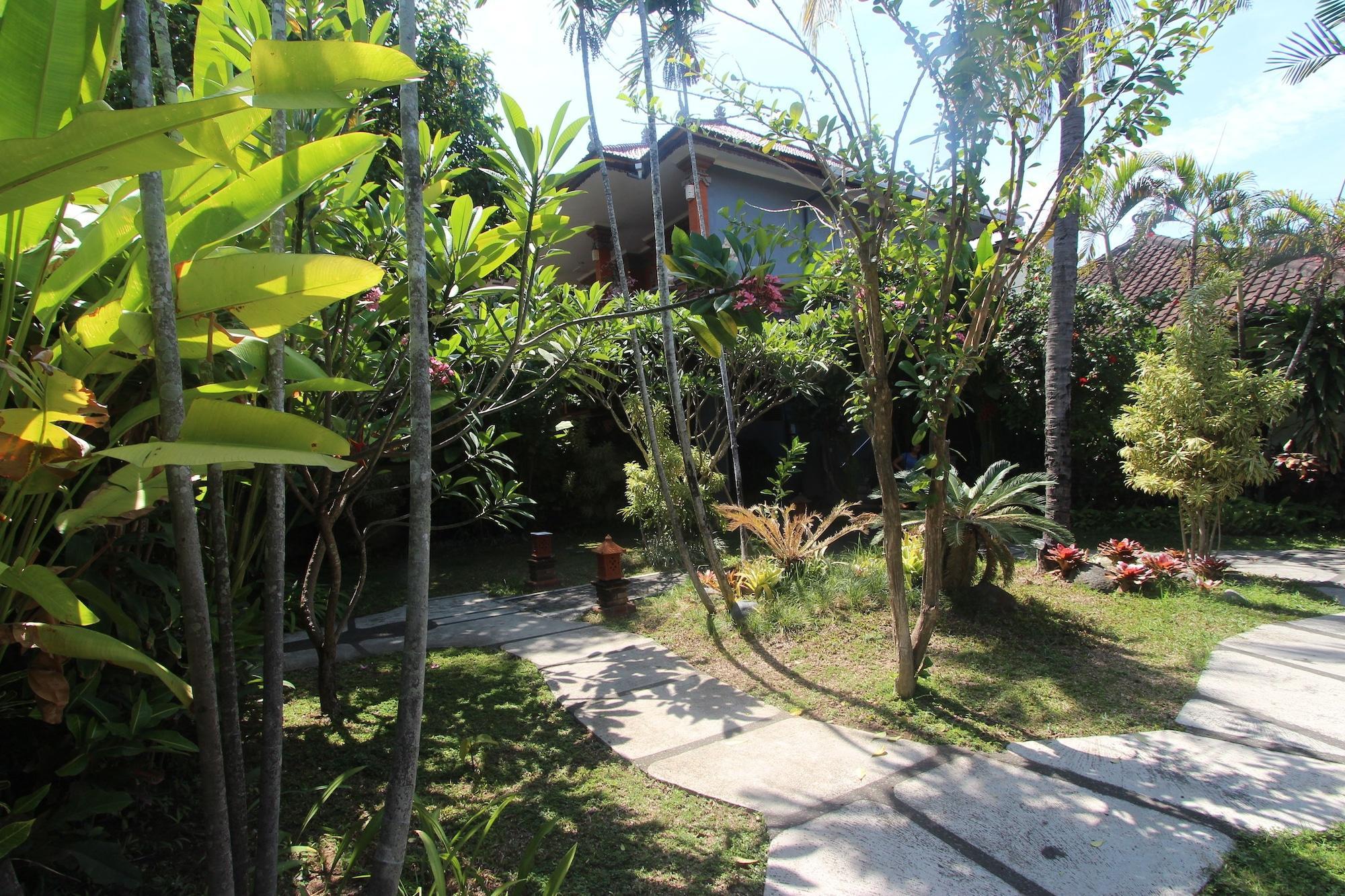Vista Exterior Ramayana Hotel Sanur