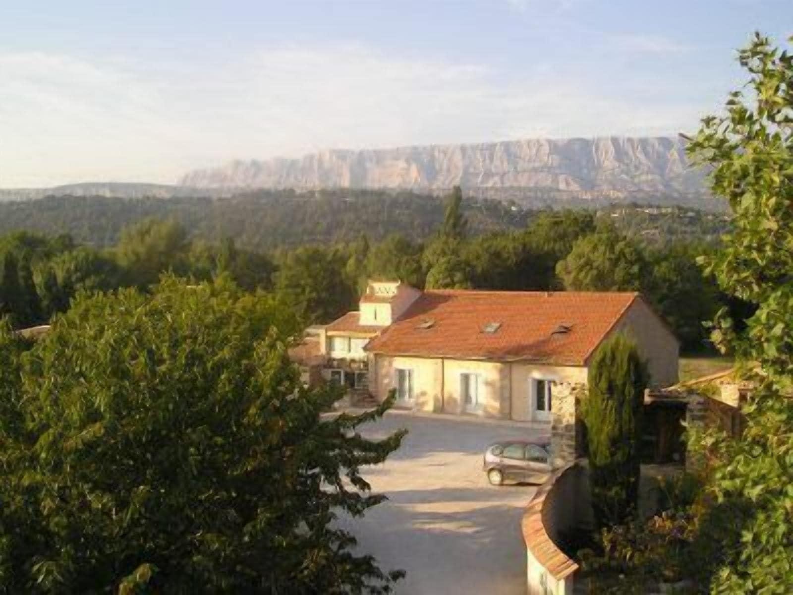 Varios Déjeunez Sous l'Arbre