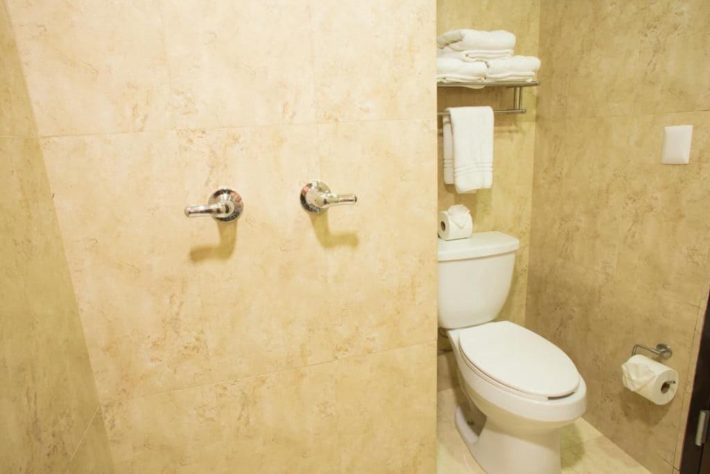 Equipamiento de Habitación Hotel Plaza Calzada