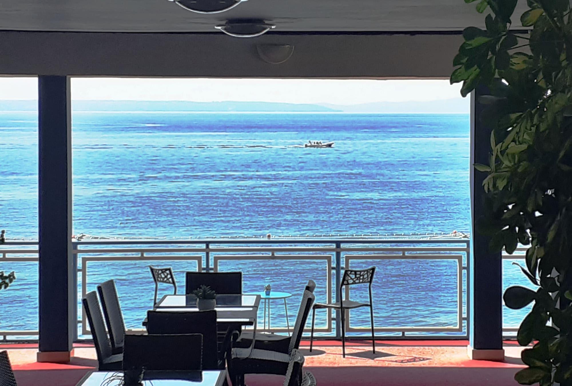 Restaurant Beachfront Apartmants Zanic