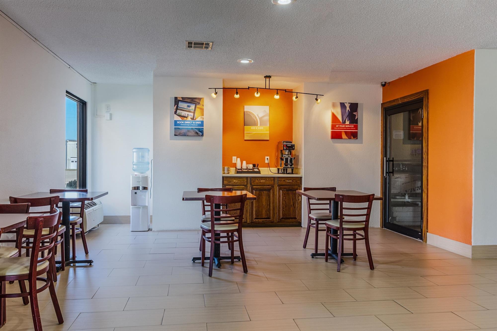Restaurant Motel 6 Abbeville, LA