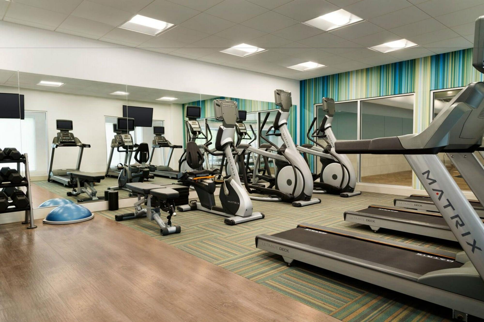 Gimnasio Holiday Inn Express Alliance by IHG