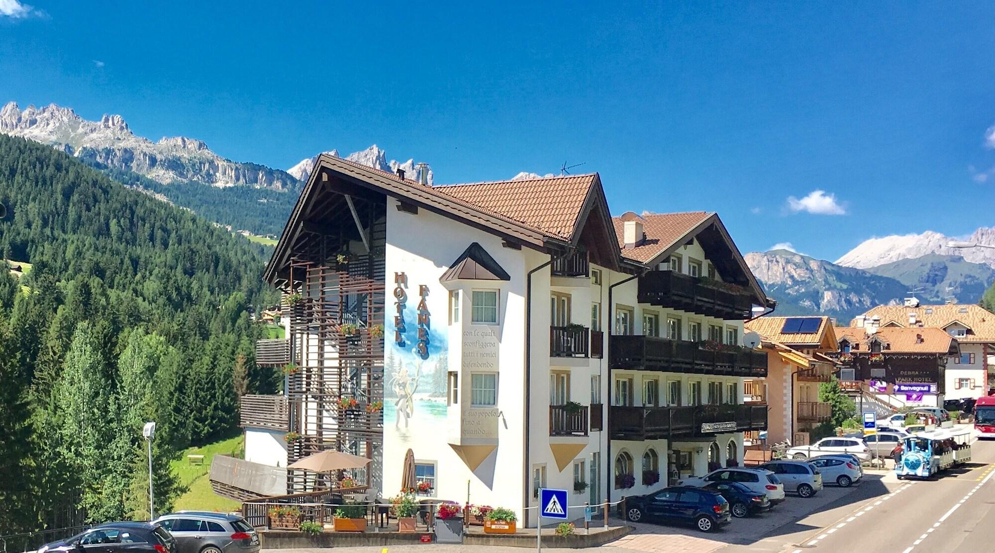 Vista Exterior Hotel Fanes Suite e SPA