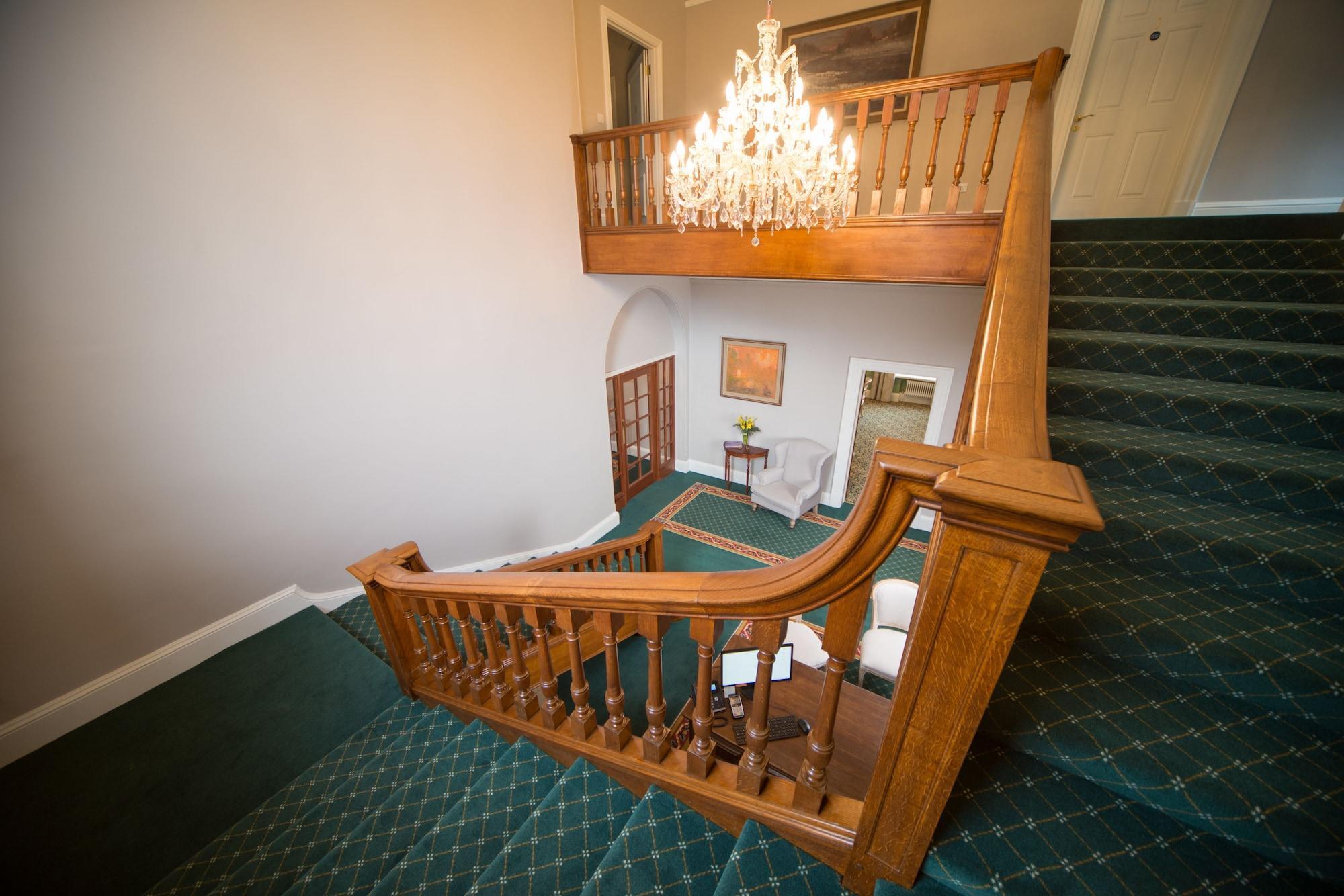 Vista Lobby Catthorpe Manor Estate