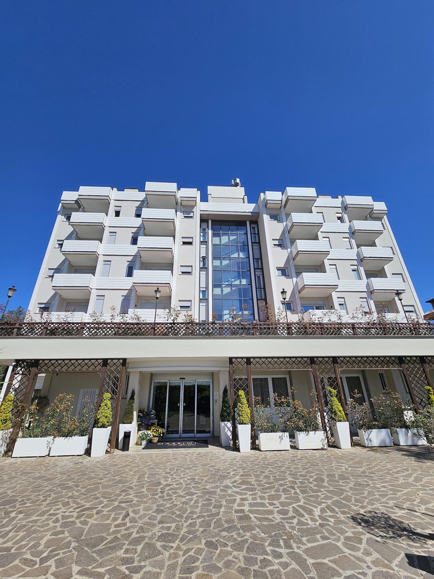 Vista Exterior Massimi City Garden Hotel