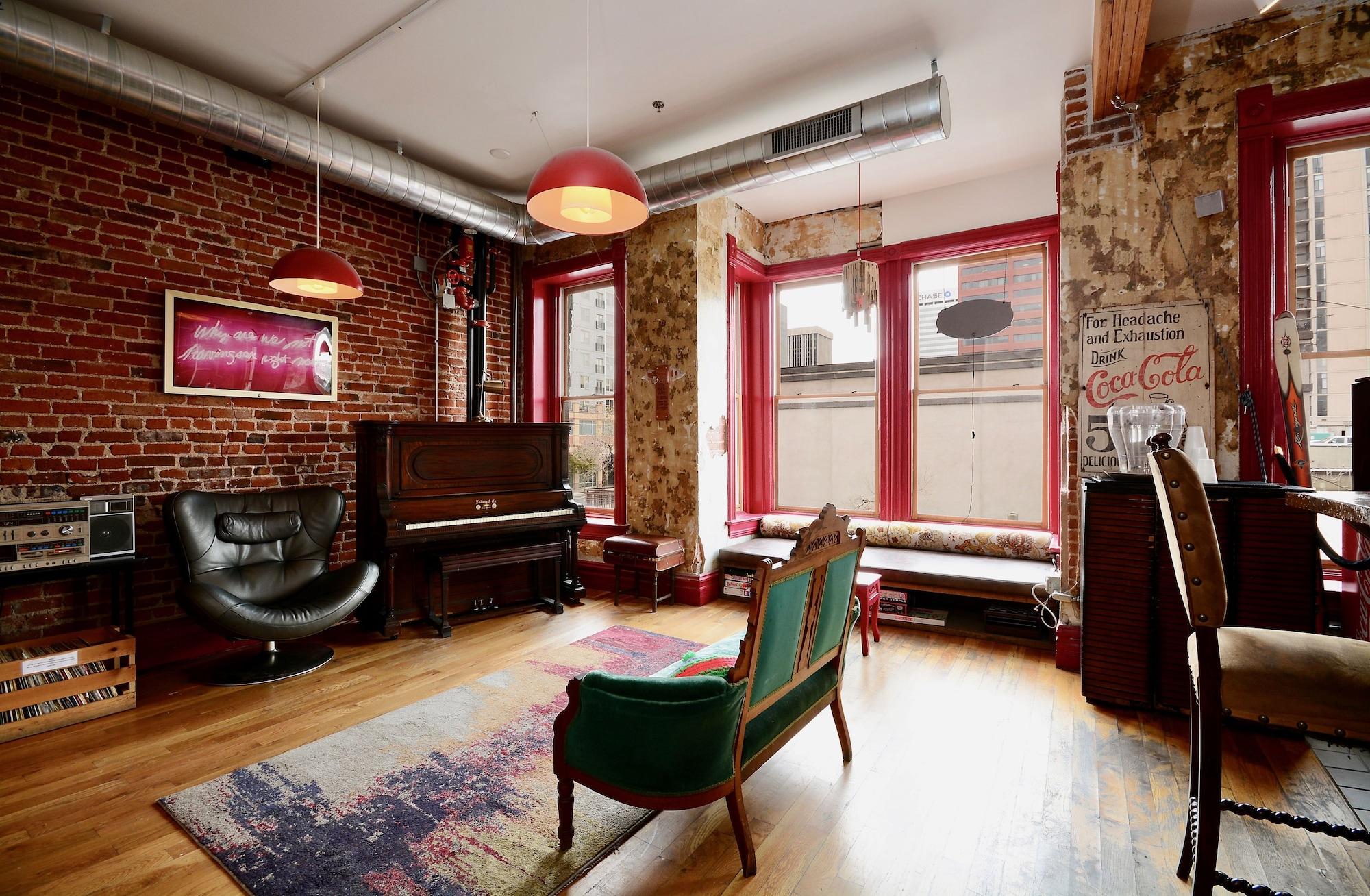 Vista Lobby Hostel Fish