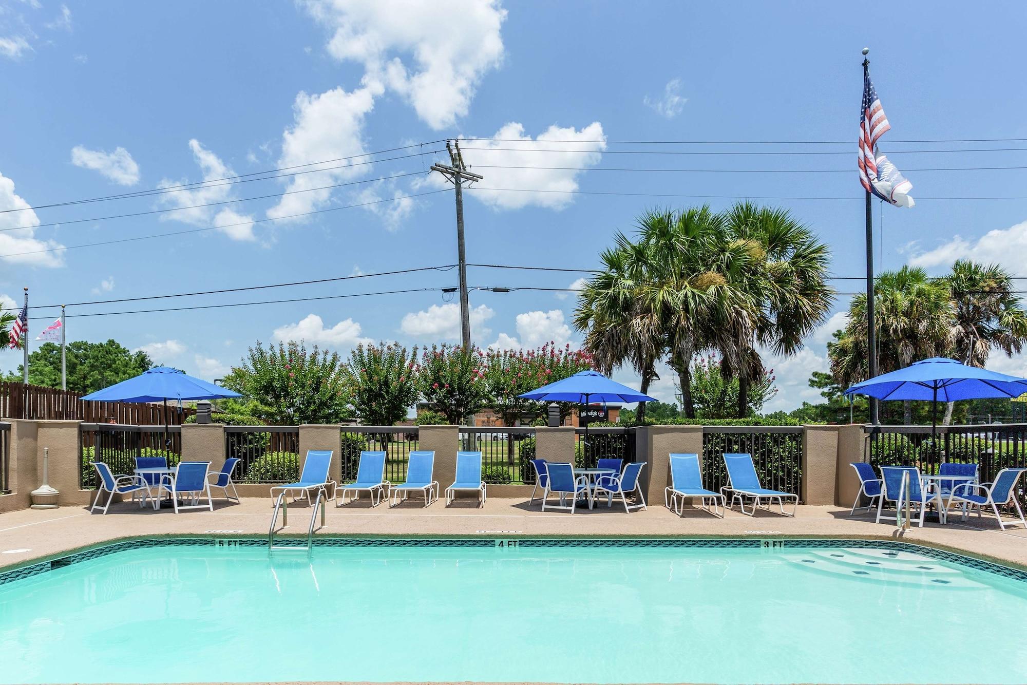 Vista Piscina Hampton Inn Biloxi-Ocean Springs