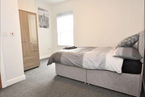 Alojamiento - Townhouse @ 50 Birks Street Stoke