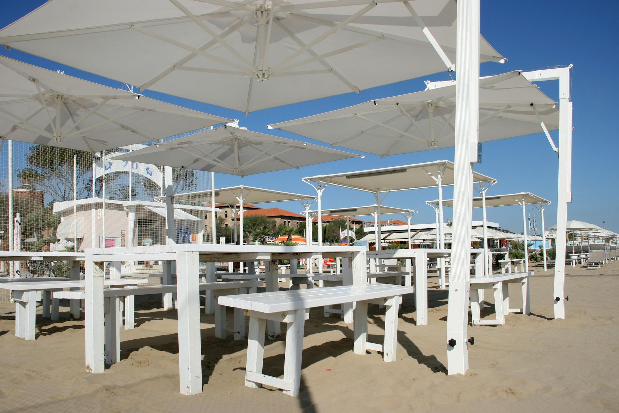 Playa Beach Hotel Clerice