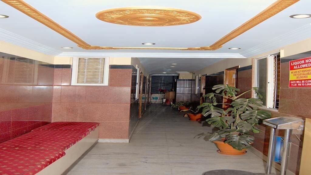 Vista Lobby Green's Residency