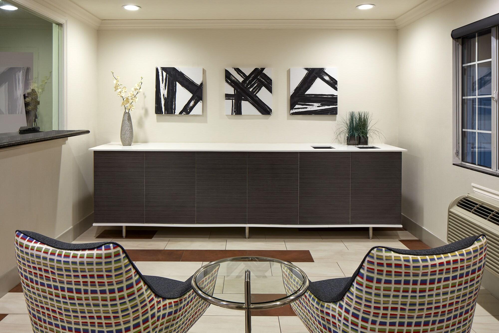 Vista Lobby Studio Inn and Suites at Promenade Downey
