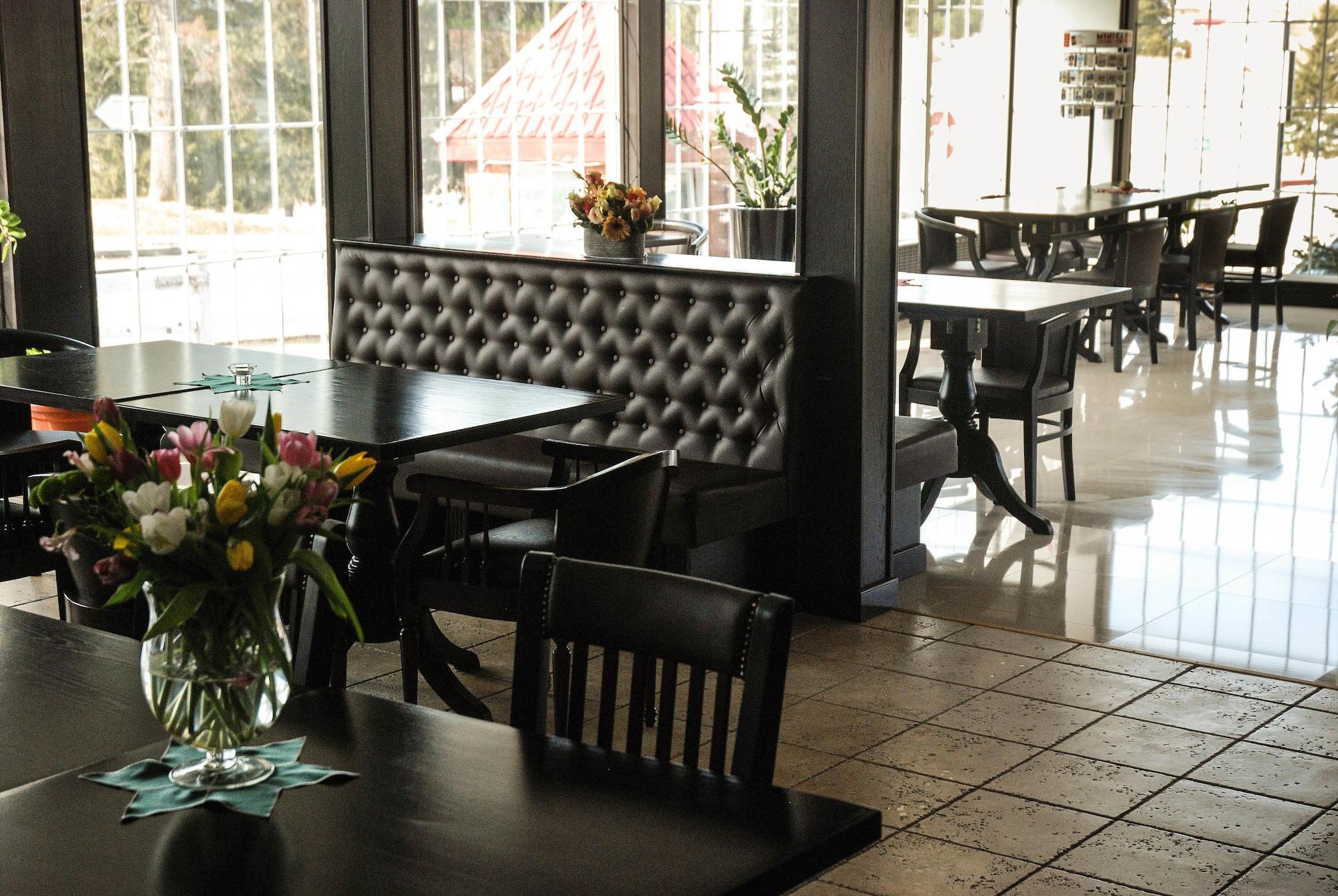 Vista Lobby Monterai Resort