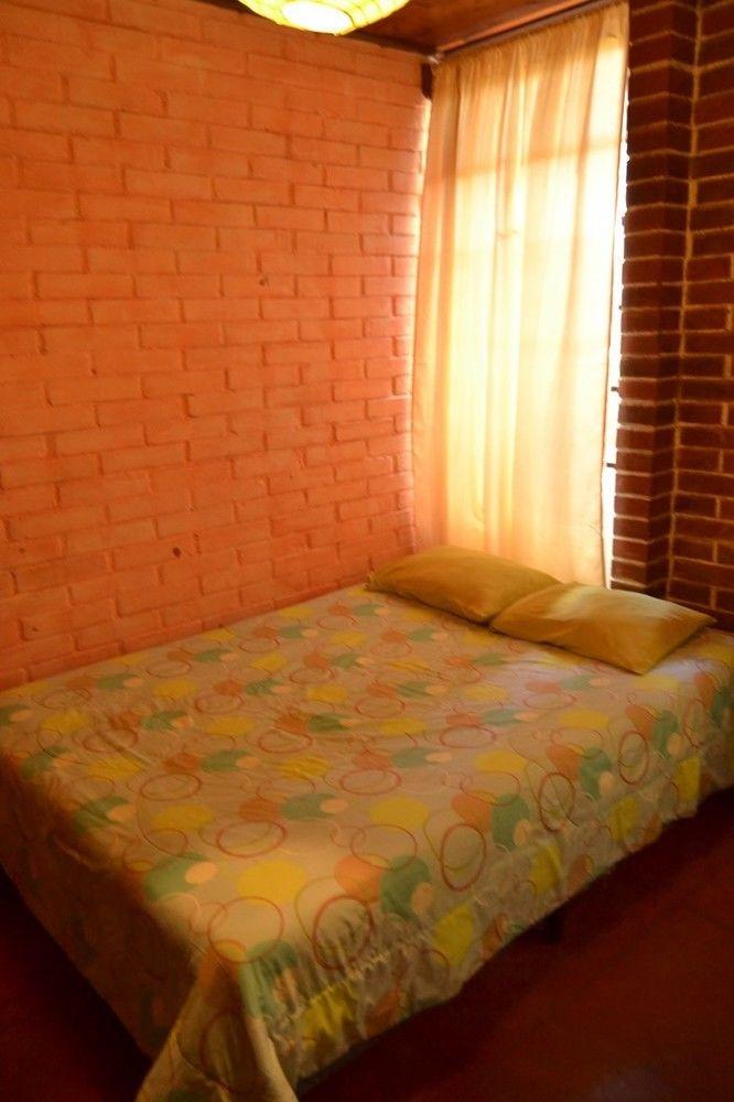 Hotel Hostel y Restaurante Casa Jacaranda