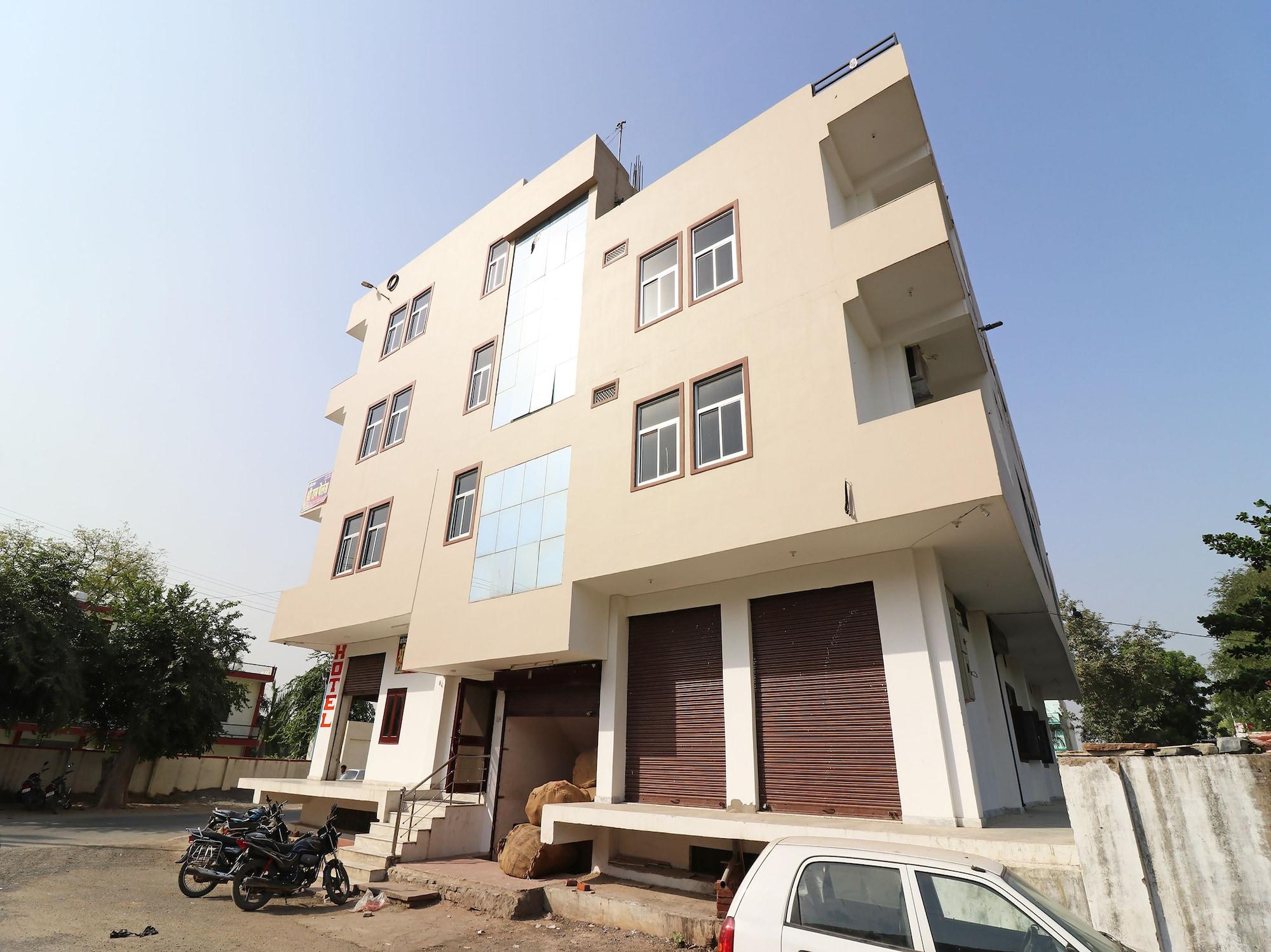 Vista Exterior OYO 19827 Shree Ram Palace