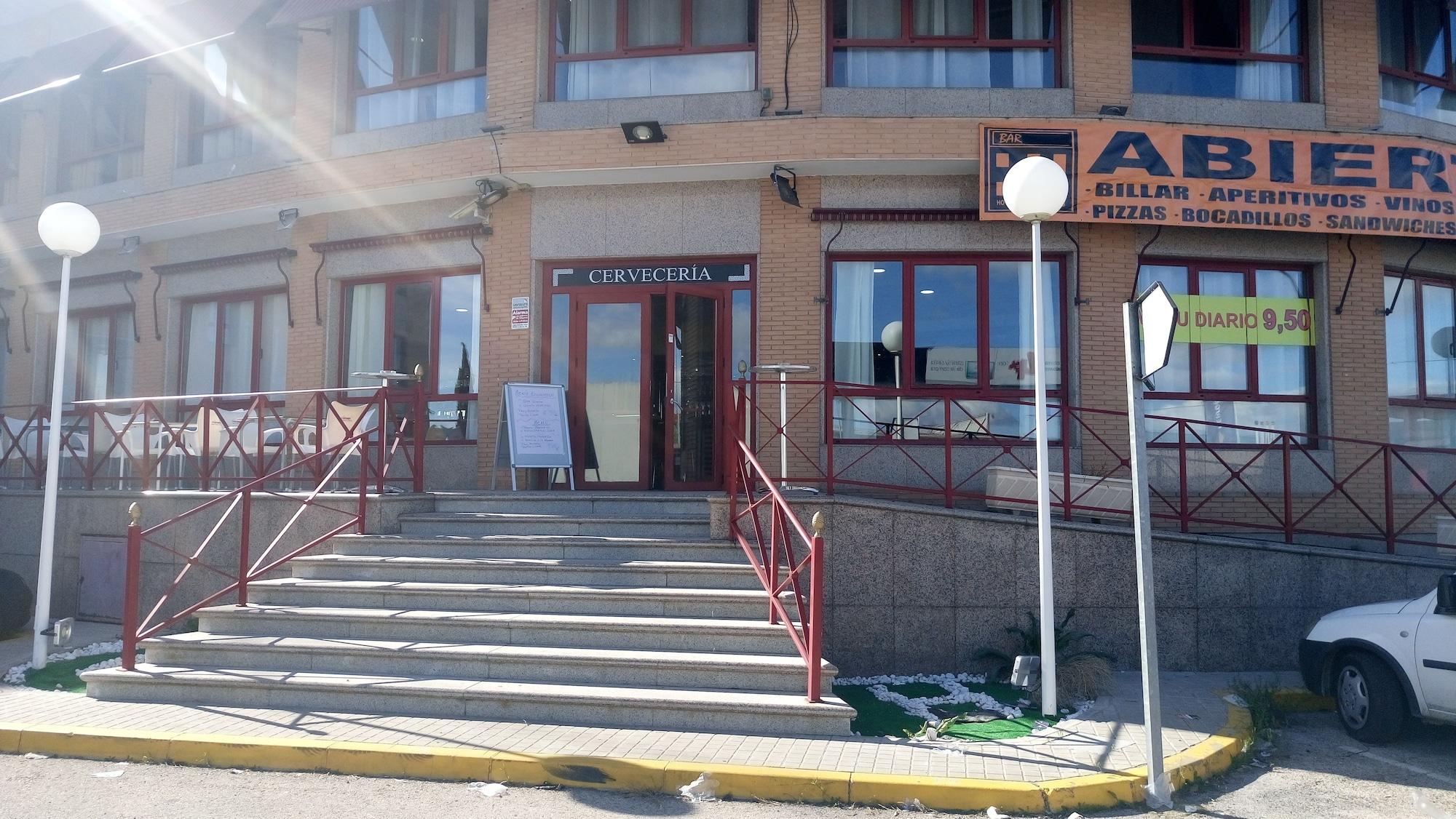 Vista Exterior Hotel Humanes