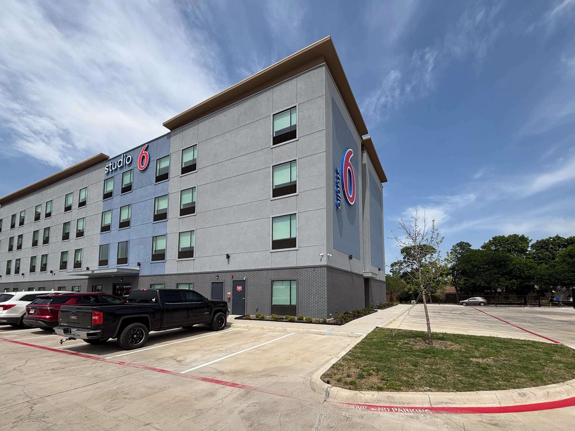 Vista Exterior Studio 6 Dallas, TX – Fair Park