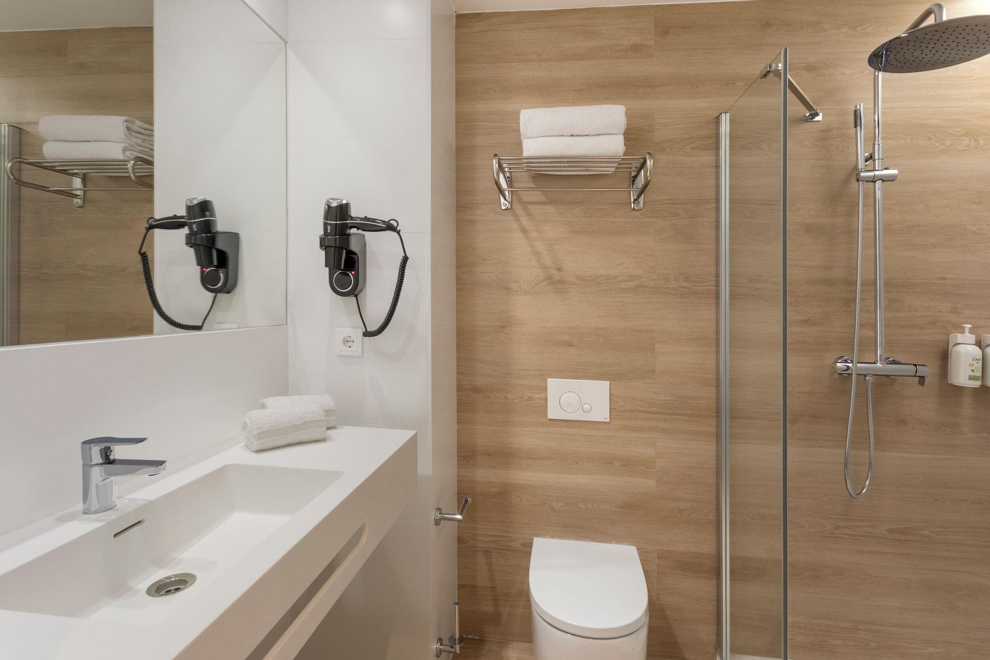 Equipamiento de Habitación B&B HOTEL Madrid Vallecas Ensanche