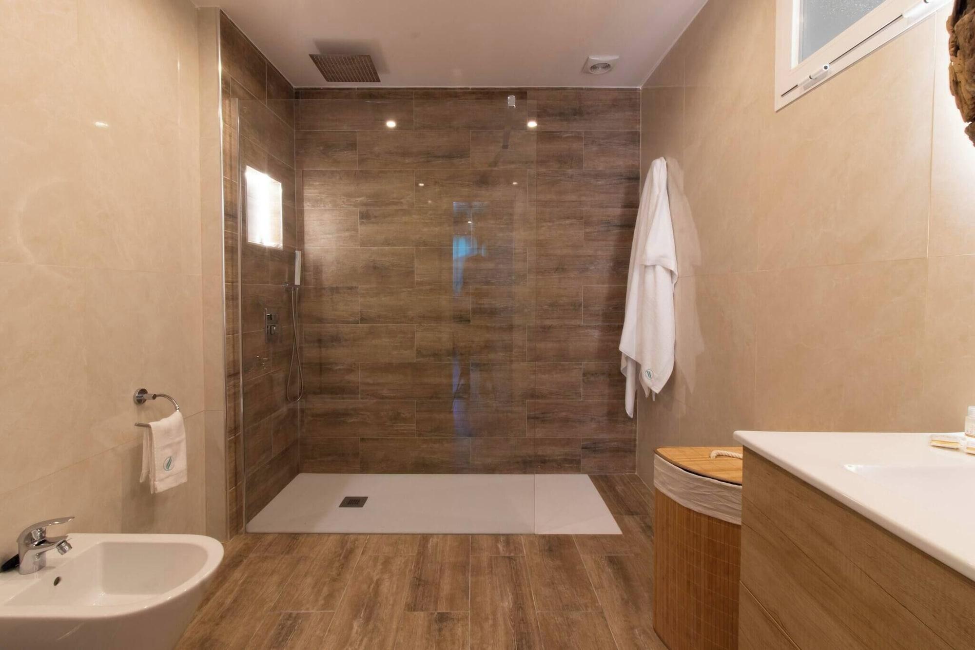 Equipamiento de Habitación Room in Guest Room - Private Room in the Fishing Port of Marbella