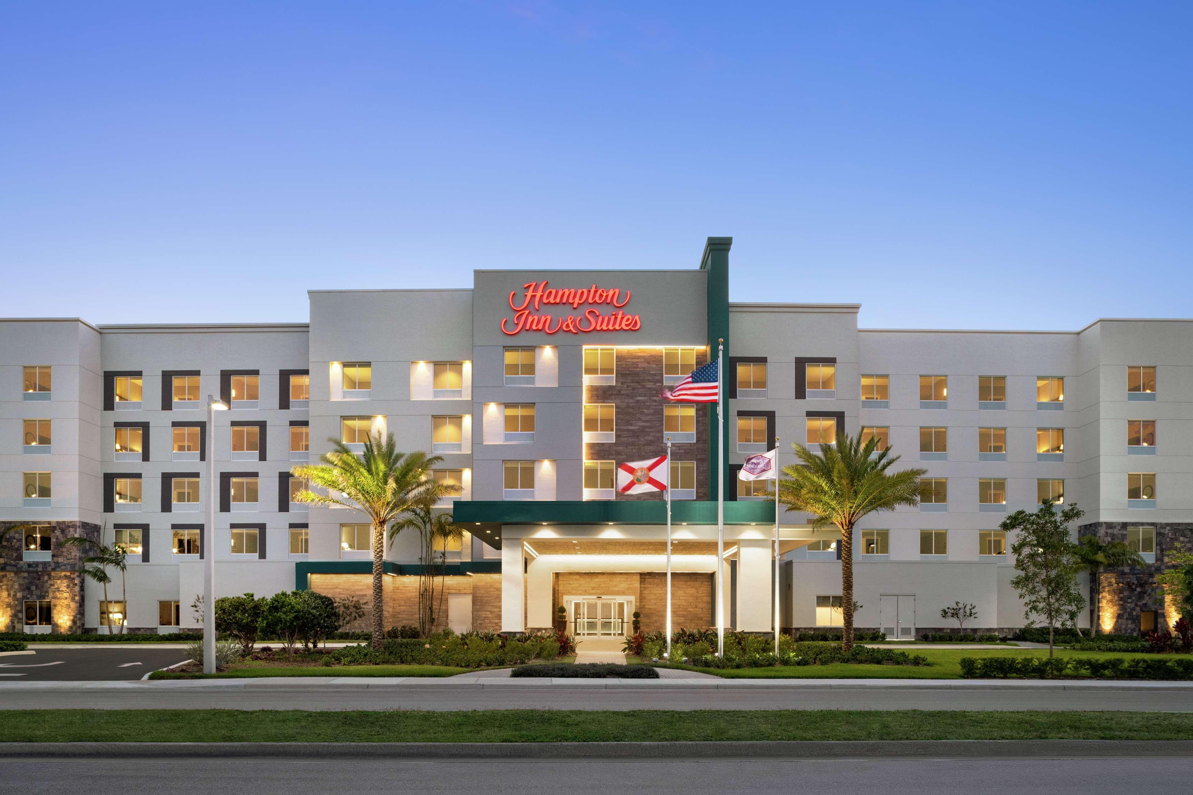 Vista Exterior Hampton Inn & Suites Miami Kendall