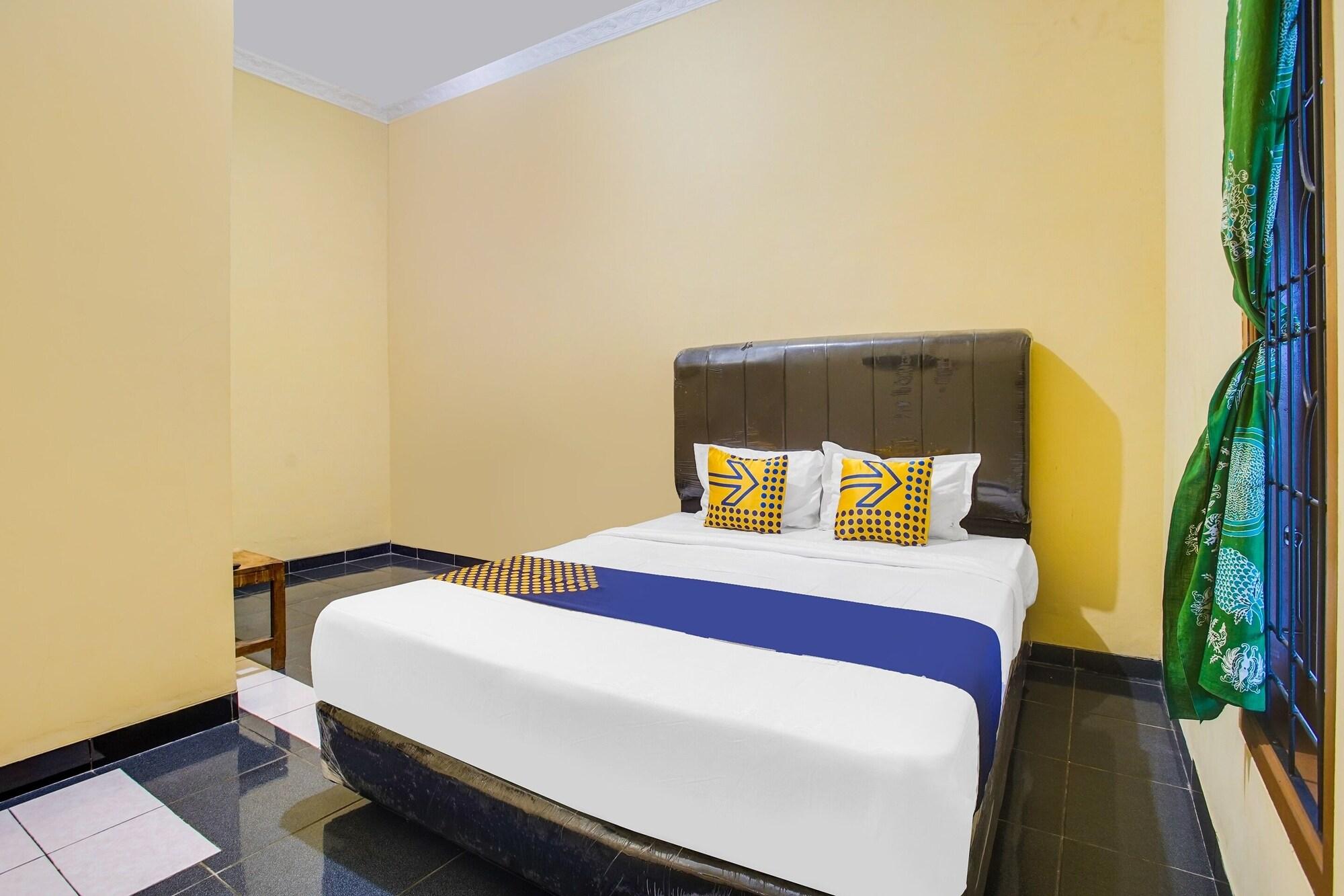 Varios OYO Life 3005 Kost Rumaisha Syariah