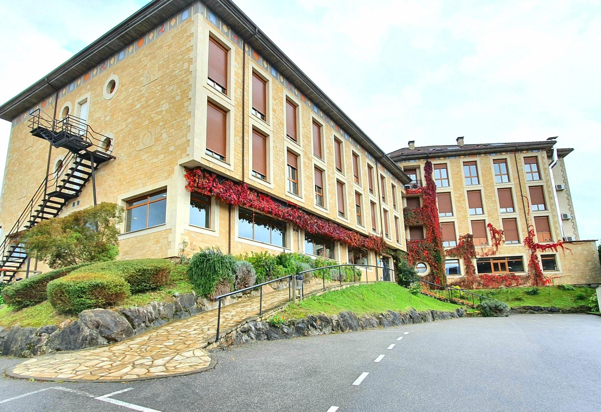 Varios Hotel Acebos Arriondas