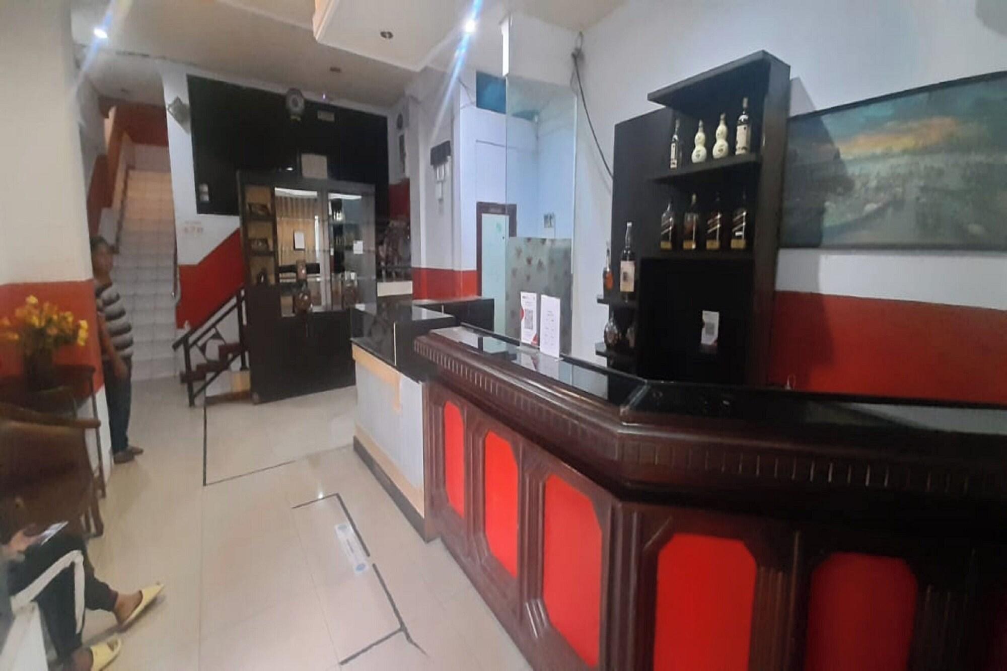 Vista Lobby Hotel O Permata Ria Hotel