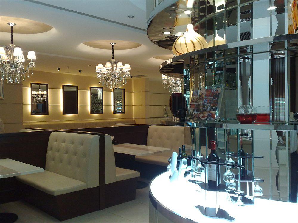 Restaurant Chicago Suites International Hotel
