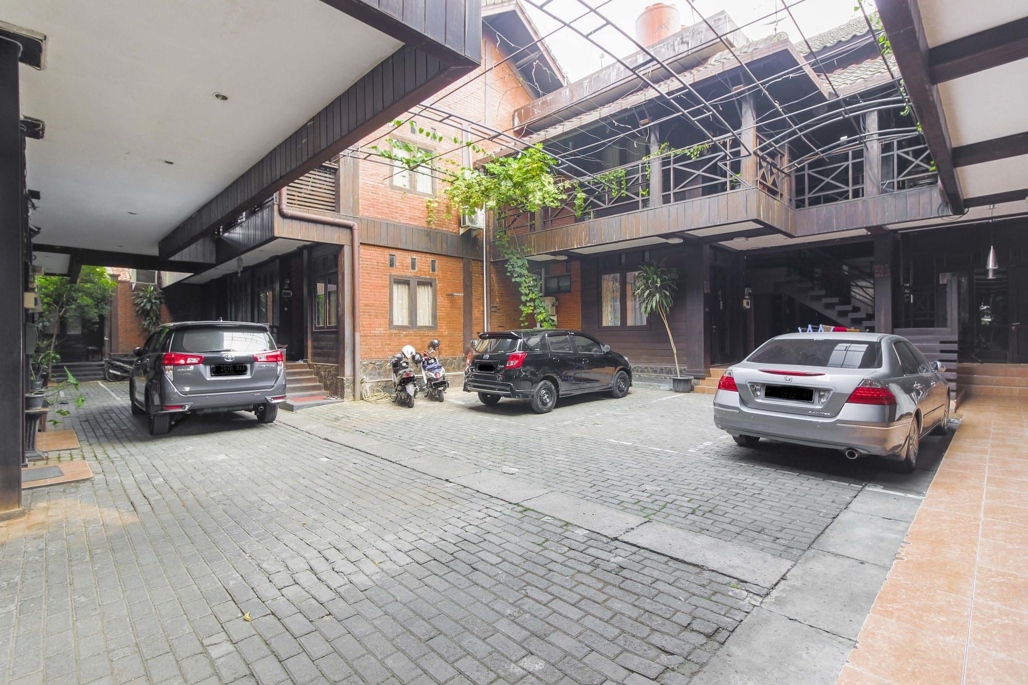 Vista Exterior RedDoorz @ Cilandak Timur