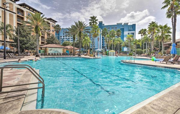 Disney Good Neighbor Resort Condo < 4 Mi to Wdw! - Hoteles de lujo en Orlando, Florida