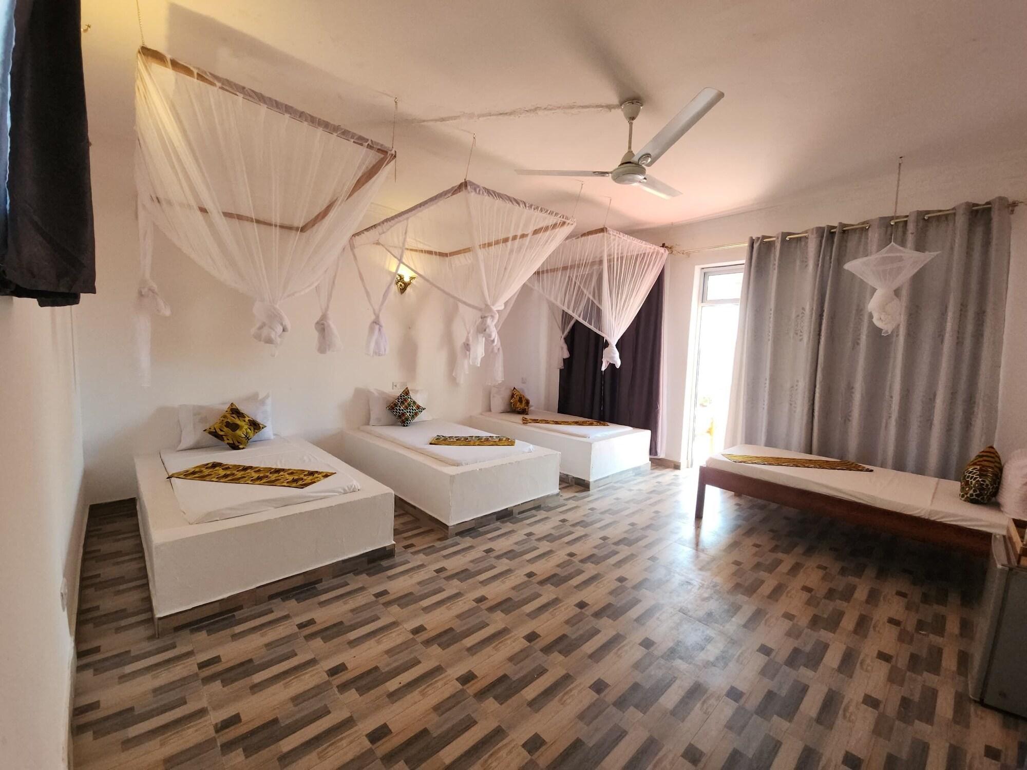 Varios Karibu House Paje